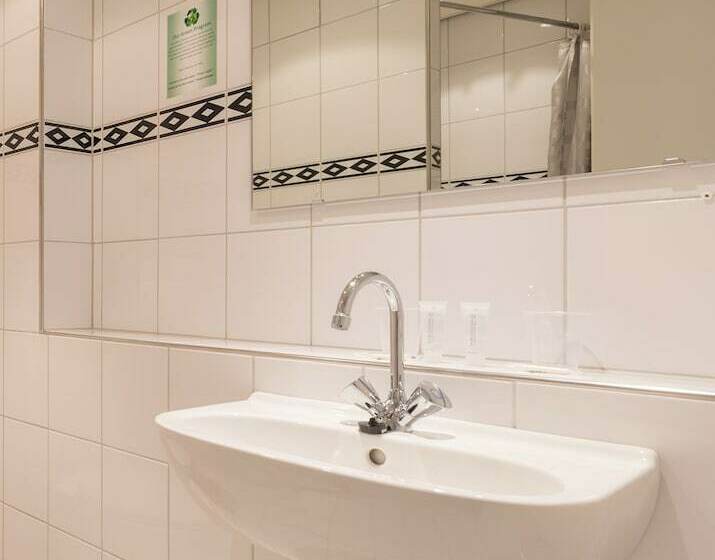 اتاق استاندارد سه نفره, New West Inn Amsterdam