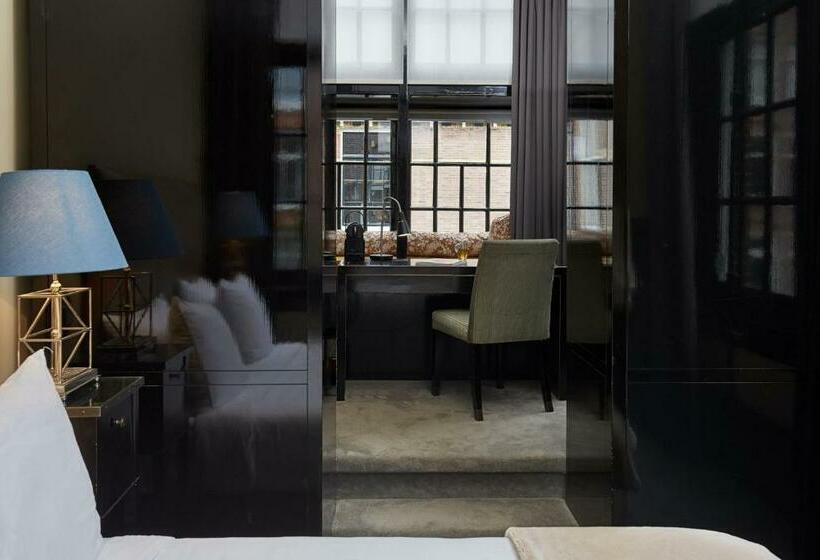 سوئیت جونیور با تخت بزرگ, The College Hotel Amsterdam, Autograph Collection