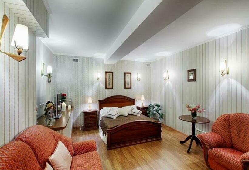 استودیوی استاندارد, Khreschatyk Suites