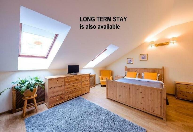 استودیوی استاندارد, Khreschatyk Suites