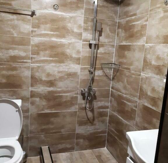 اتاق راحتی سه تخته, House Lia