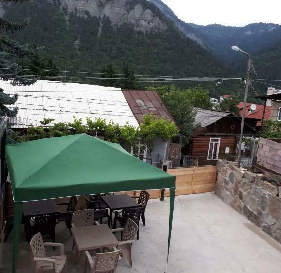 اتاق کلاسیک چهارنفره, House Lia