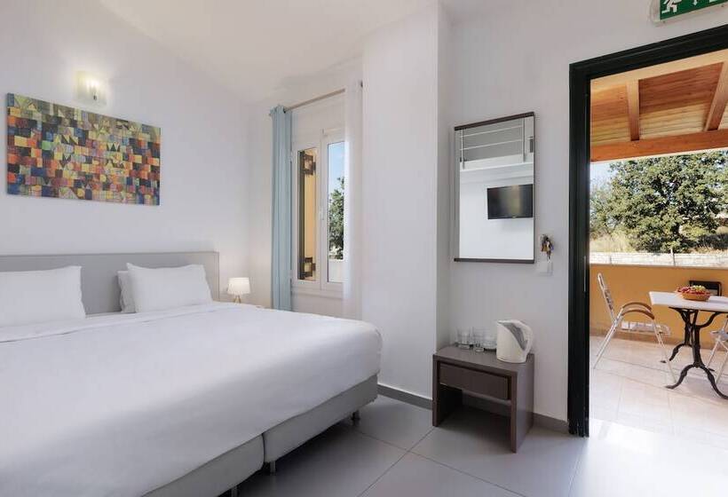 اتاق استاندارد با چشم‌انداز باغ, Century Resort