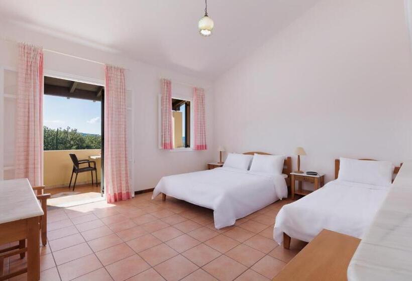 חדר משפחתי נוף לגינה, Century Resort