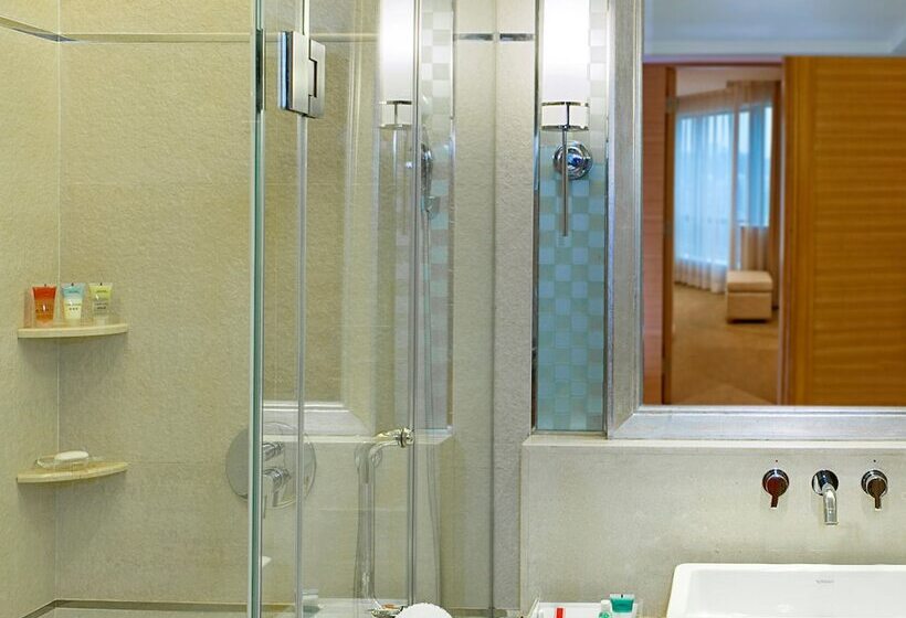 Люкс Superior, Four Points By Sheraton Shenzhen