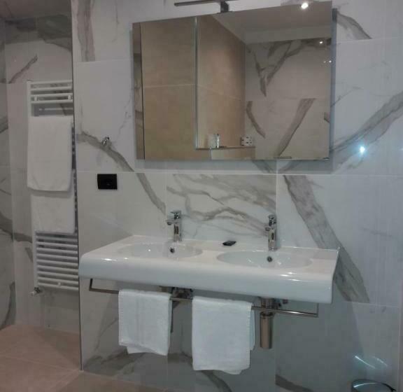 اتاق استاندارد با چشم‌انداز دریا, Grand Hotel & Des Anglais Spa