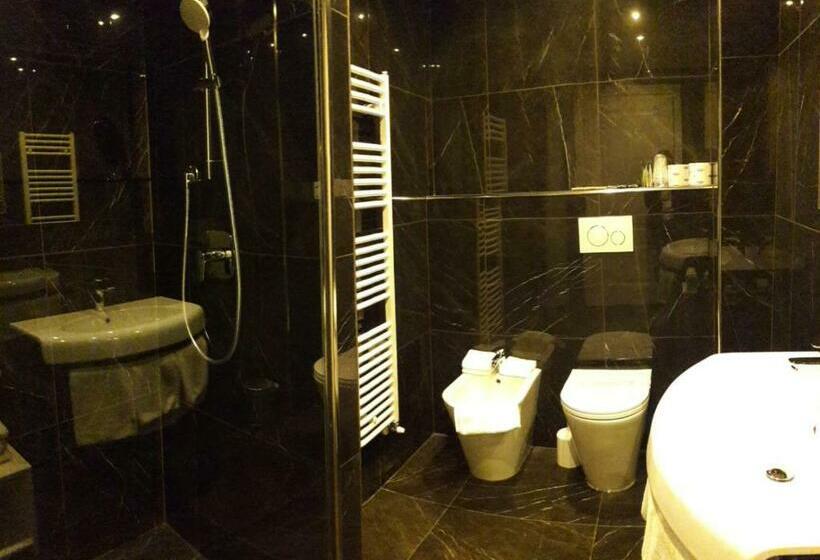 اتاق استاندارد سه نفره, Grand Hotel & Des Anglais Spa