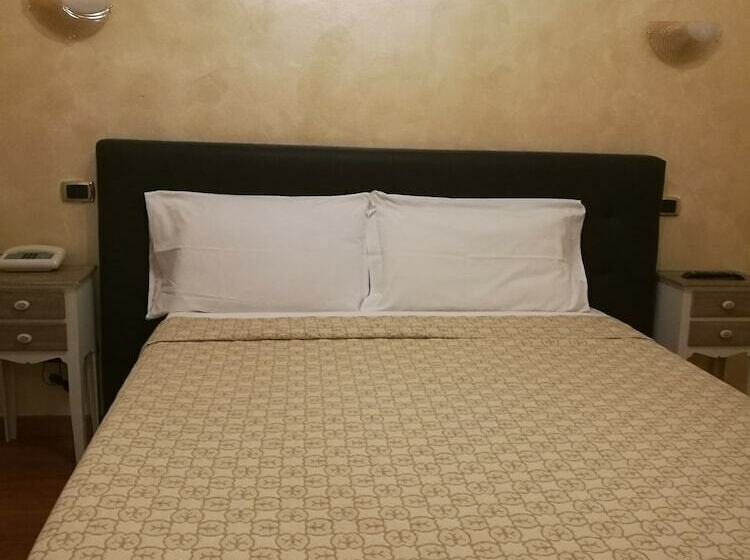 اتاق استاندارد سه نفره, Grand Hotel & Des Anglais Spa