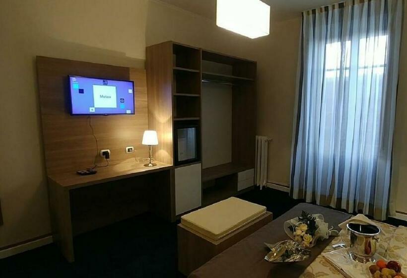 اتاق استاندارد چهار تخته, Grand Hotel & Des Anglais Spa