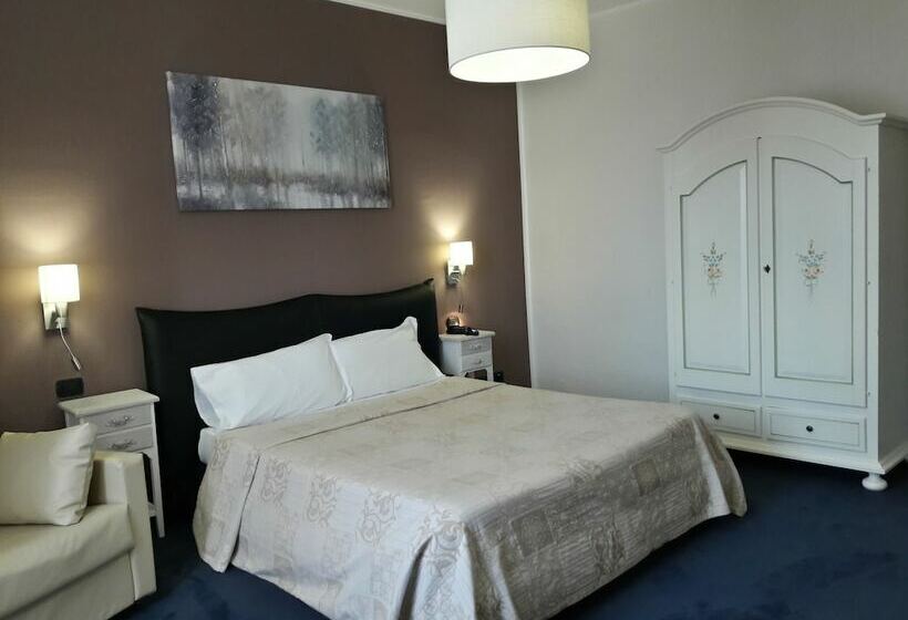 اتاق استاندارد چهار تخته, Grand Hotel & Des Anglais Spa