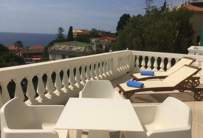 سوییت با چشم‌انداز دریا, Grand Hotel & Des Anglais Spa