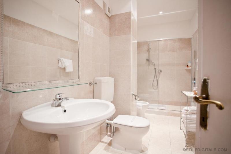 اتاق استاندارد چهار تخته, Grand Hotel & Des Anglais Spa