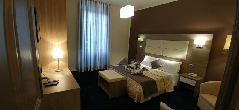 اتاق استاندارد چهار تخته, Grand Hotel & Des Anglais Spa
