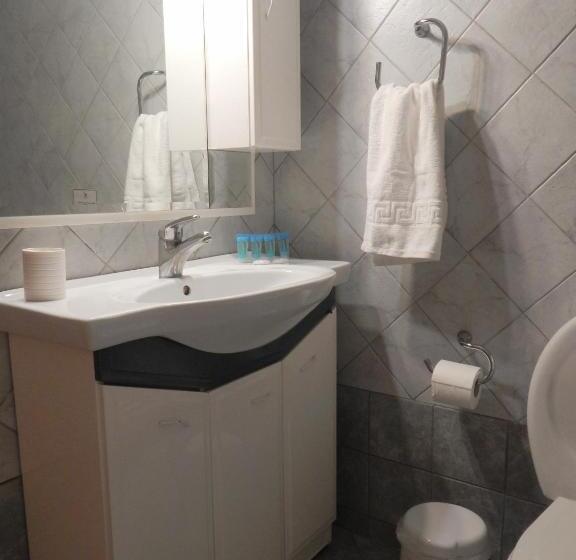 Family flat with pool view, Pilalidis