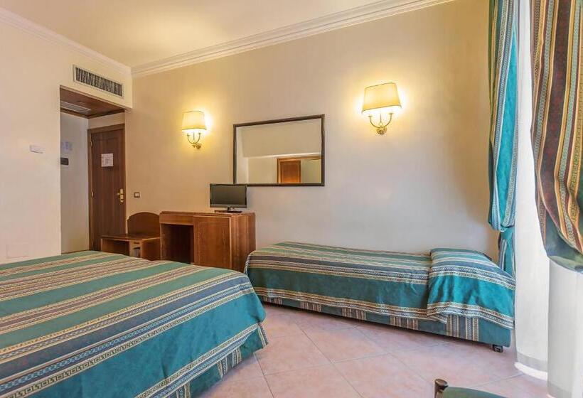 Номер Стандарт Трехместный, Raeli Hotel Floridia