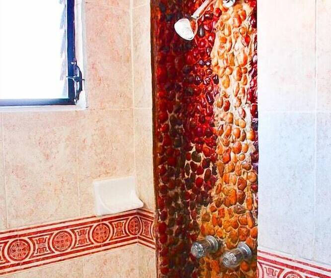 Deluxe Szoba, Delfin