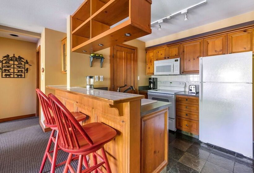 Апартаменты 1 Спальня, Hilton Grand Vacations Club Whistler
