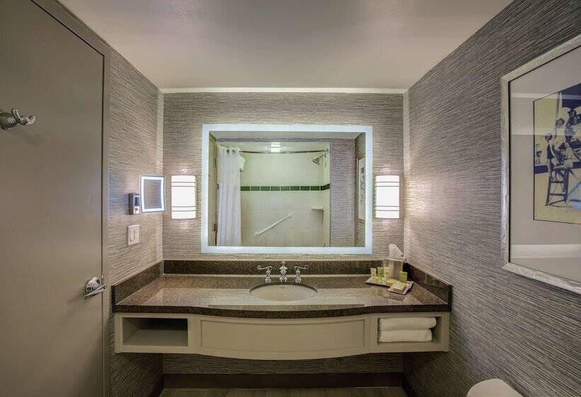 اتاق استاندارد با 2 تخت دوبل, Hilton Virginia Beach Oceanfront