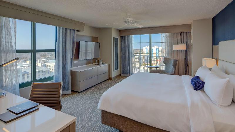 اتاق سوپریور با چشم‌انداز شهر, Hilton Virginia Beach Oceanfront