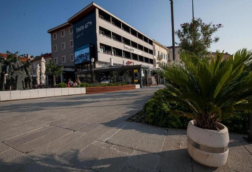 اتاق استاندارد یک نفره, Boutique Hotel Bura 45n