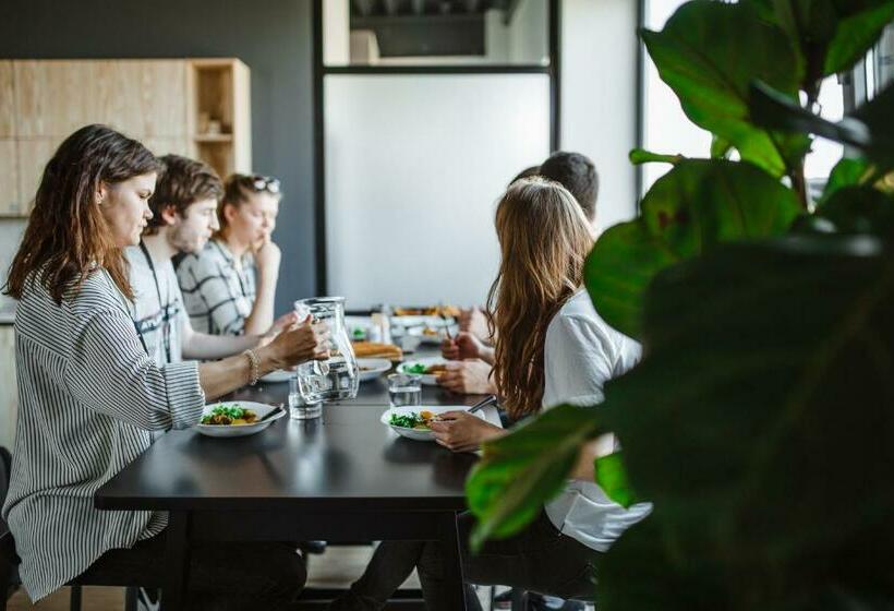 اتاق استاندارد, Light House Coliving