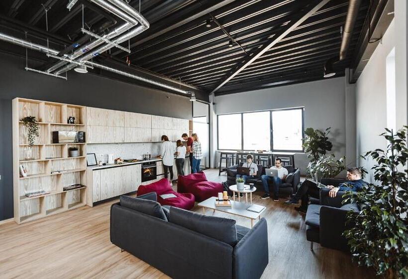 اتاق استاندارد, Light House Coliving