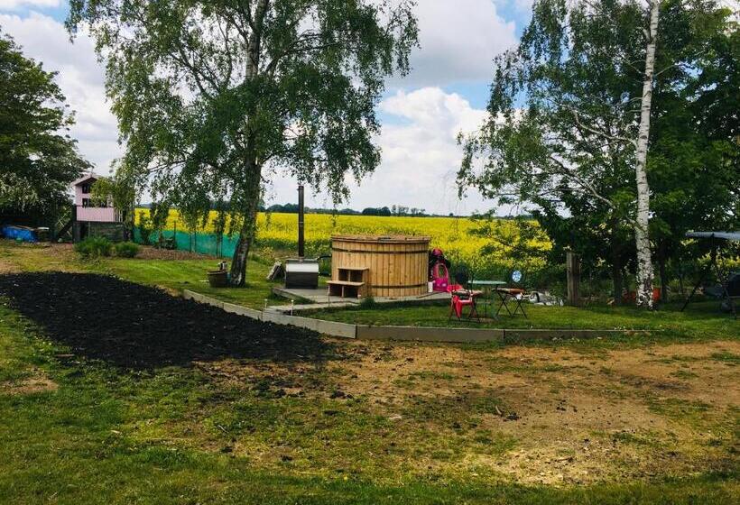 چادر با خدمات رفاهی استاندارد, Willow Barn