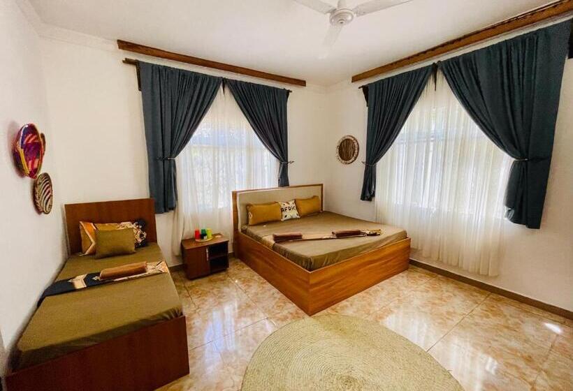 اتاق لوکس سه تخته, Max Hotel Nungwi