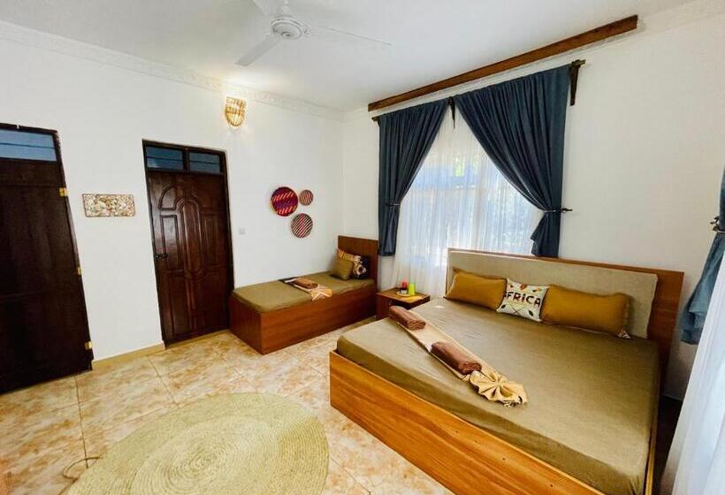 اتاق لوکس سه تخته, Max Hotel Nungwi