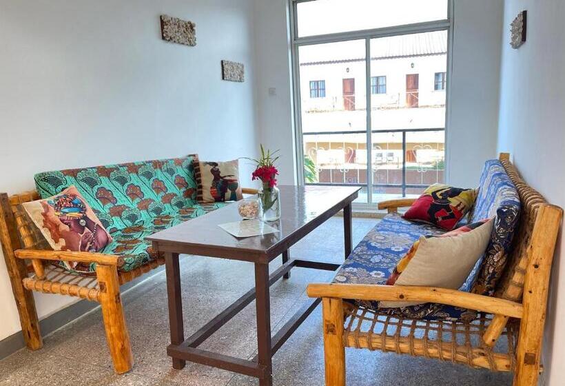اتاق لوکس با تخت بزرگ, Max Hotel Nungwi