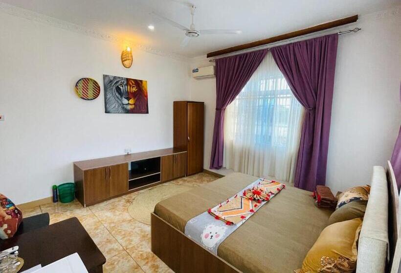 اتاق لوکس با تخت بزرگ, Max Hotel Nungwi