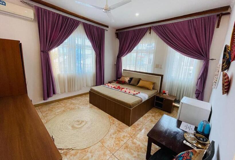 اتاق لوکس با تخت بزرگ, Max Hotel Nungwi