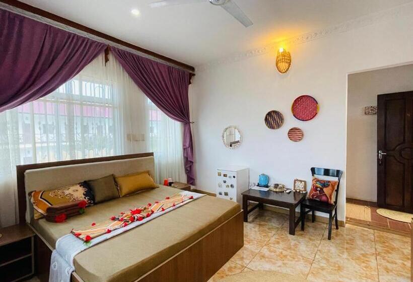 اتاق لوکس با تخت بزرگ, Max Hotel Nungwi