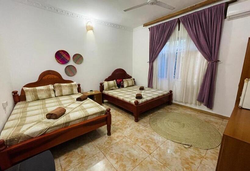 اتاق خانوادگی, Max Hotel Nungwi