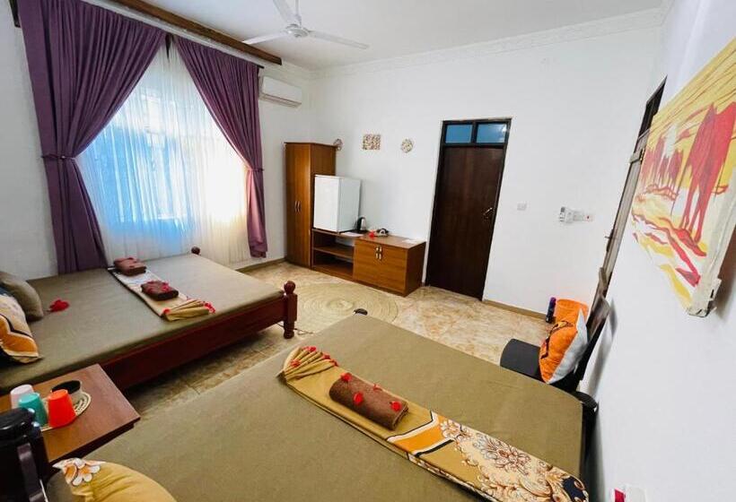 اتاق خانوادگی, Max Hotel Nungwi