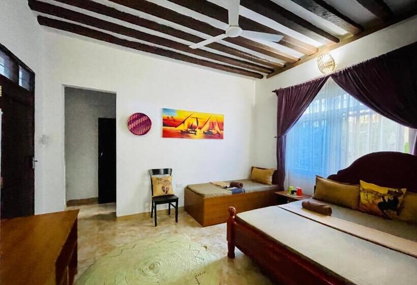اتاق سوپریور با تخت بزرگ, Max Hotel Nungwi