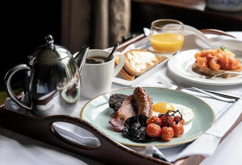 Классический Номер, Brandshatch Place & Spa