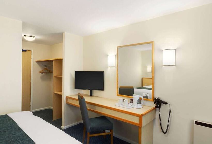Номер Стандарт Двуспальная Кровать, Days Inn Sutton Scotney South