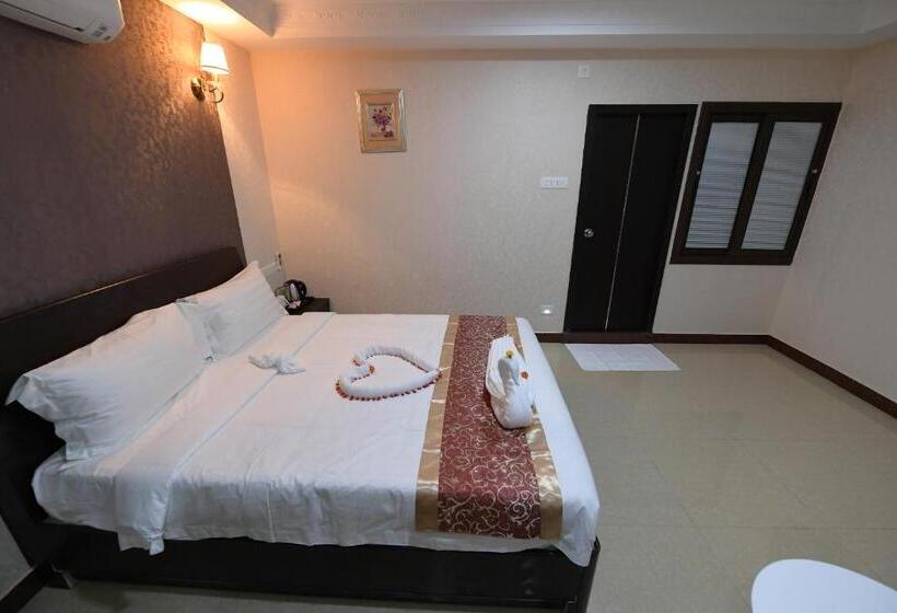 Superior Room, Sampath
