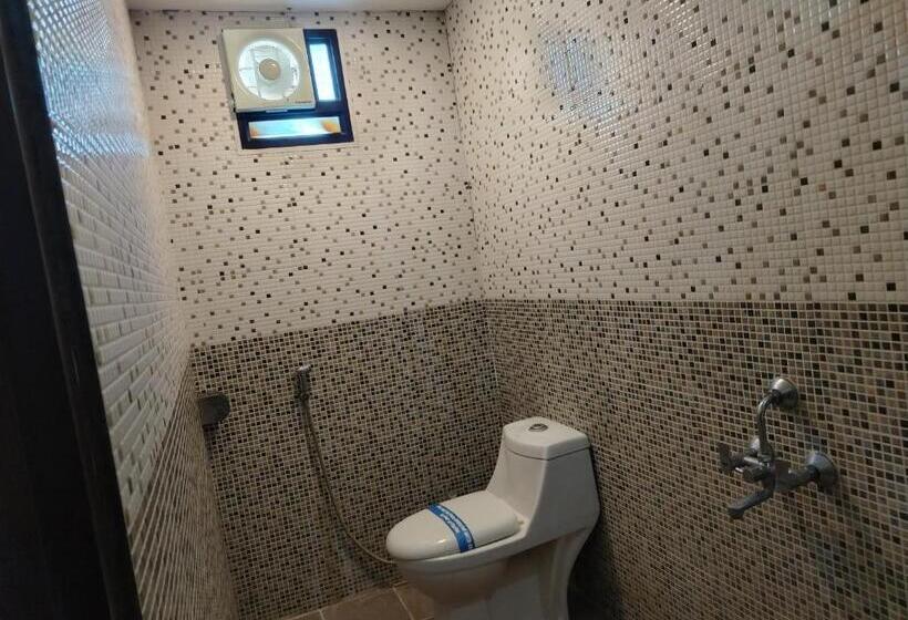 Superior Room, Sampath
