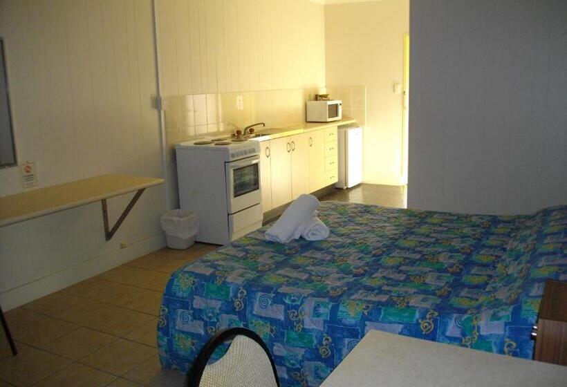 스탠다드 스튜디오, Kurrimine Beach Motel