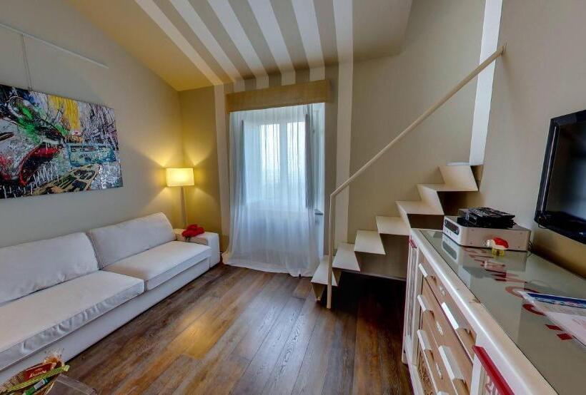 سوییت خانوادگی, Sestosenso Suites