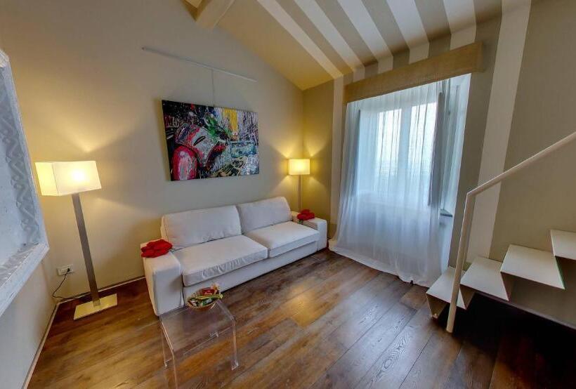 سوییت خانوادگی, Sestosenso Suites