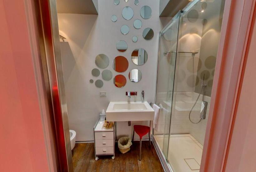 سوییت خانوادگی, Sestosenso Suites