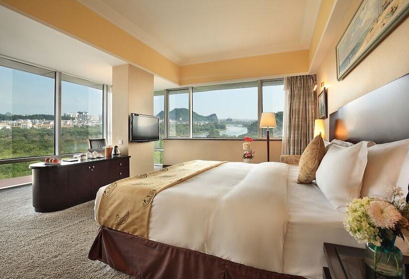 Номер Deluxe Вид на Озеро, Lijiang Waterfall Hotel Guilin