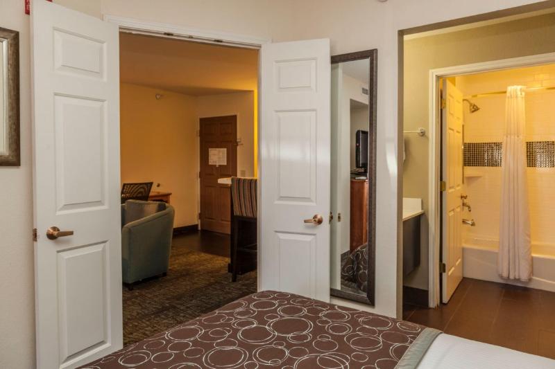スイート, Staybridge Suites Colorado Springs North, An Ihg