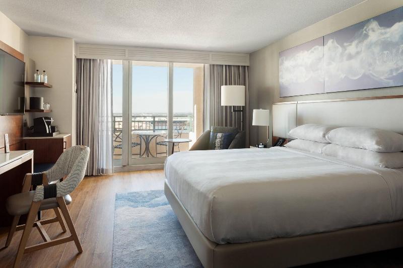 キングサイズベッドのスタンダードルーム, Tampa Marriott Water Street