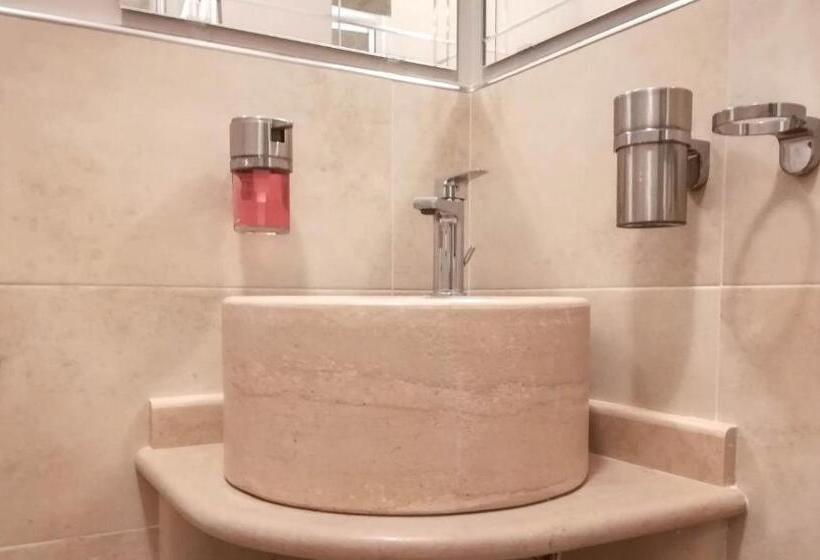 اتاق استاندارد با تخت بزرگ, A.j. B&b