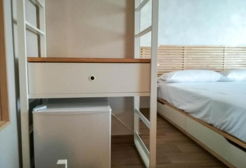 اتاق استاندارد با تخت بزرگ, A.j. B&b