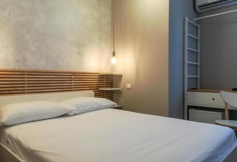 اتاق استاندارد, A.j. B&b